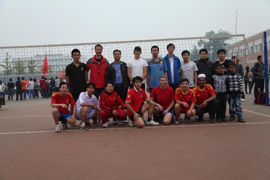与bevictor伟德官网排球队合影.JPG